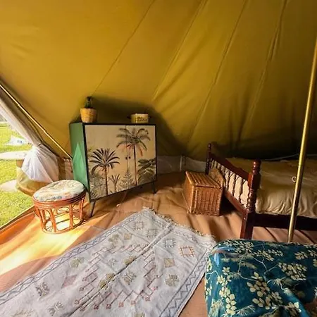 Camping Onlycamp Les Bords De Lyonne Kemping *