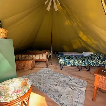 Camping Onlycamp Les Bords De Lyonne Kemping
